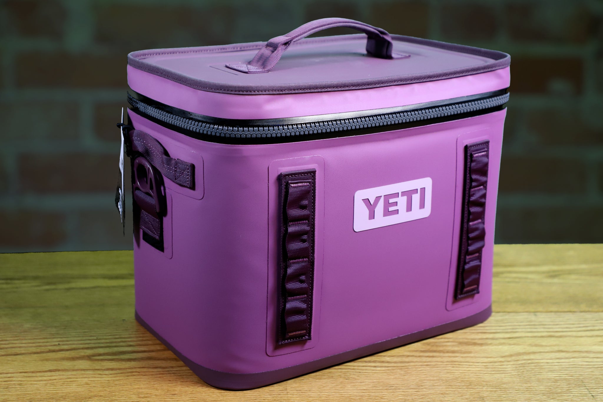 YETI - Hopper Flip 18 Soft Cooler - Nordic Purple
